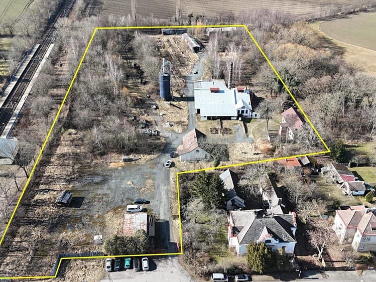 Pronájem komerčního pozemku 25 000 m²