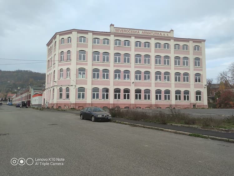 Prodej komerční nemovitosti 1 824 m²