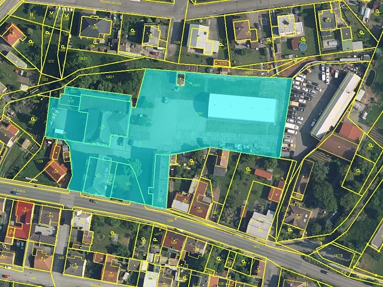 Prodej výrobní haly, prostoru 8 000 m²
