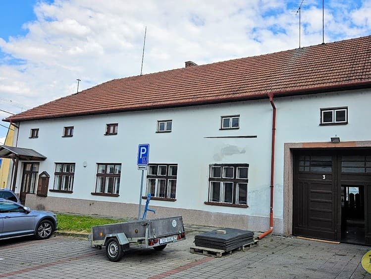Prodej výrobní haly, prostoru 398 m²