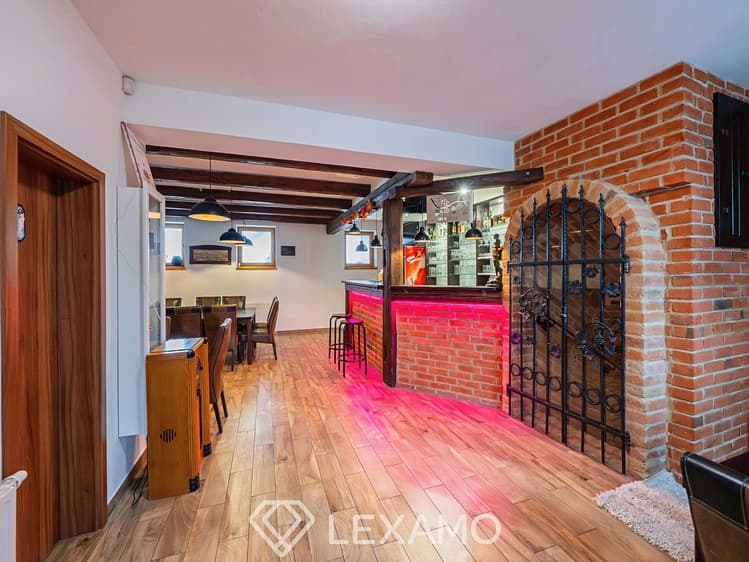 Prodej ubytovacího zařízení 241 m²