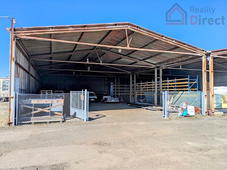 Pronájem skladového prostoru 300 m²