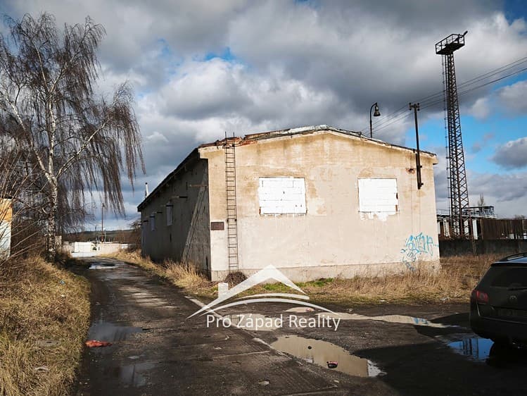 Pronájem skladového prostoru 301 m²