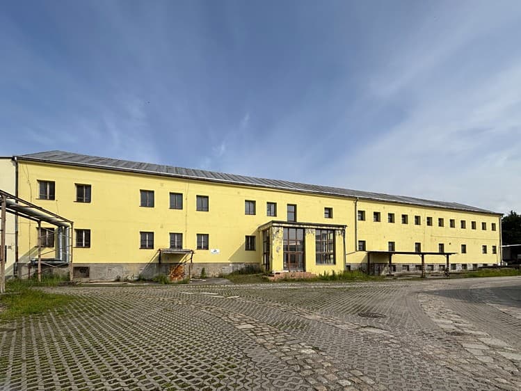 Pronájem skladového prostoru 185 m²