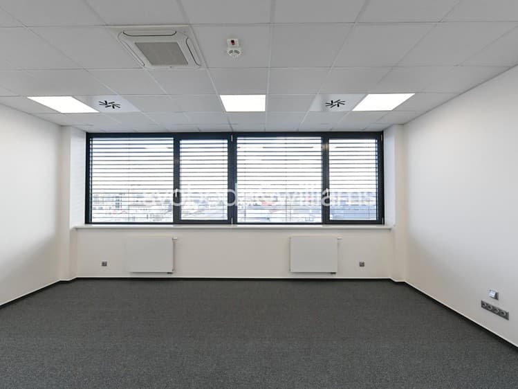 Pronájem kanceláře 199 m²