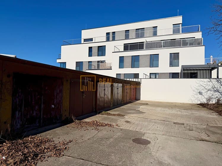 Prodej garáže 18 m²