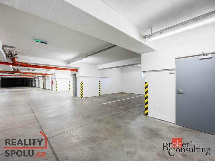 Prodej garážového stání 14 m²