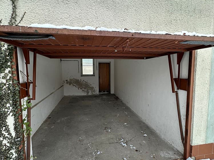 Pronájem garážového stání 16 m²