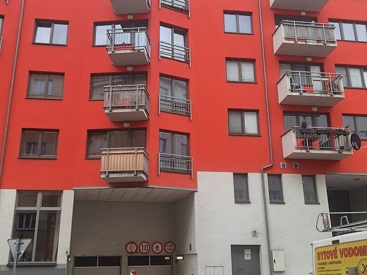 Pronájem garáže 18 m²