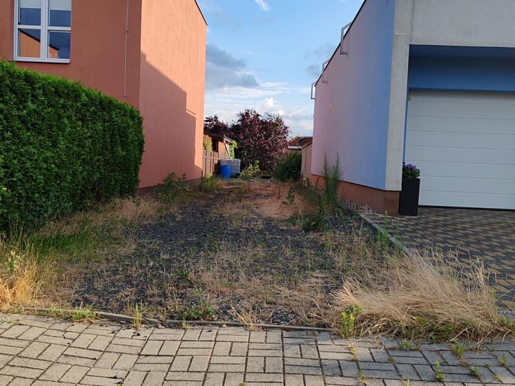 Pronájem garážového stání 300 m²