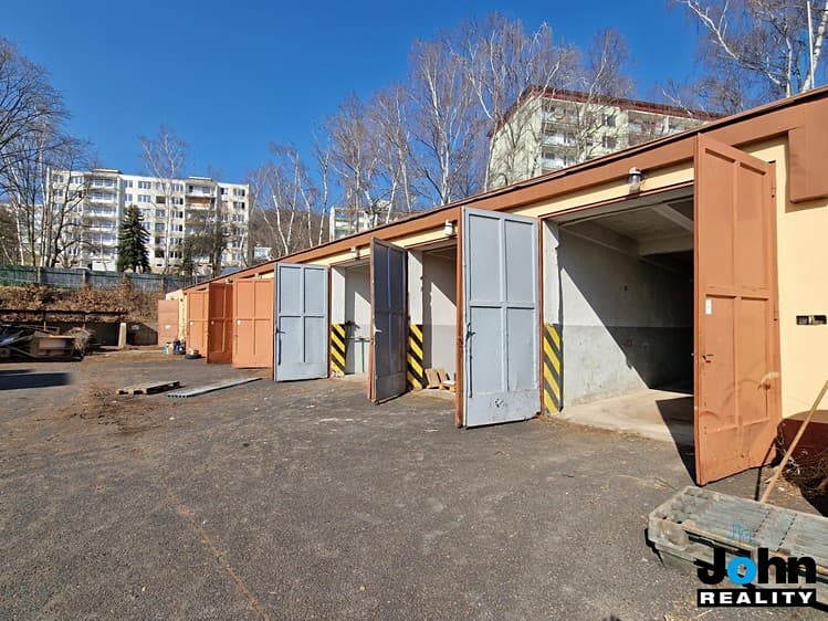 Pronájem garáže 30 m²