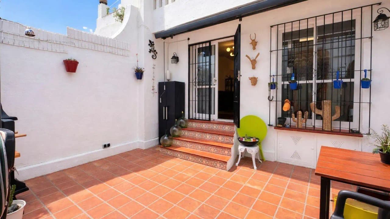 Magnífico apartamento reformado en planta baja en Mijas Golf
Descubra este encantador apartamento de dos dormitorios ub