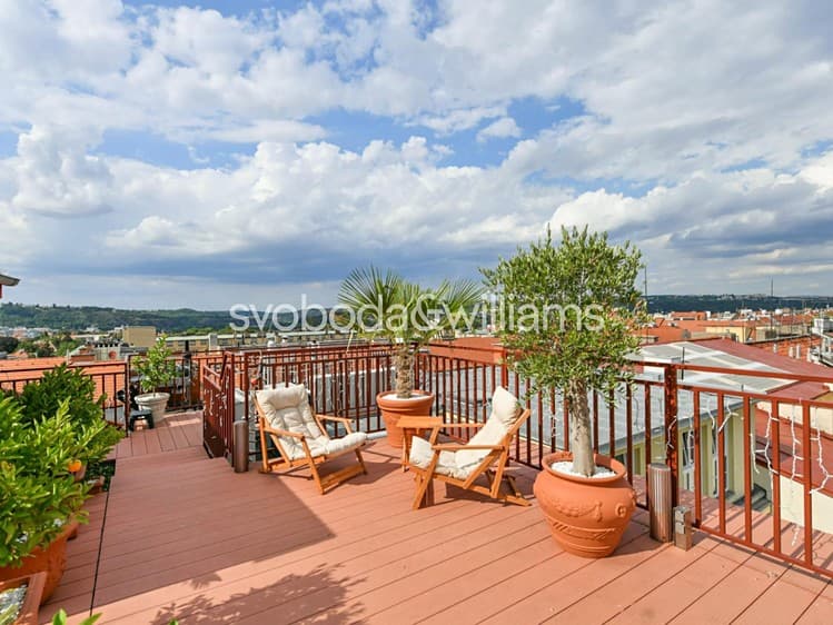 Prodej bytu 6 pokojů a více 240 m²
