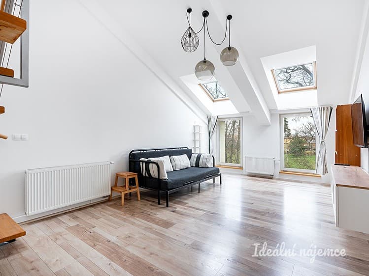 Pronájem bytu 2+kk 63 m²
