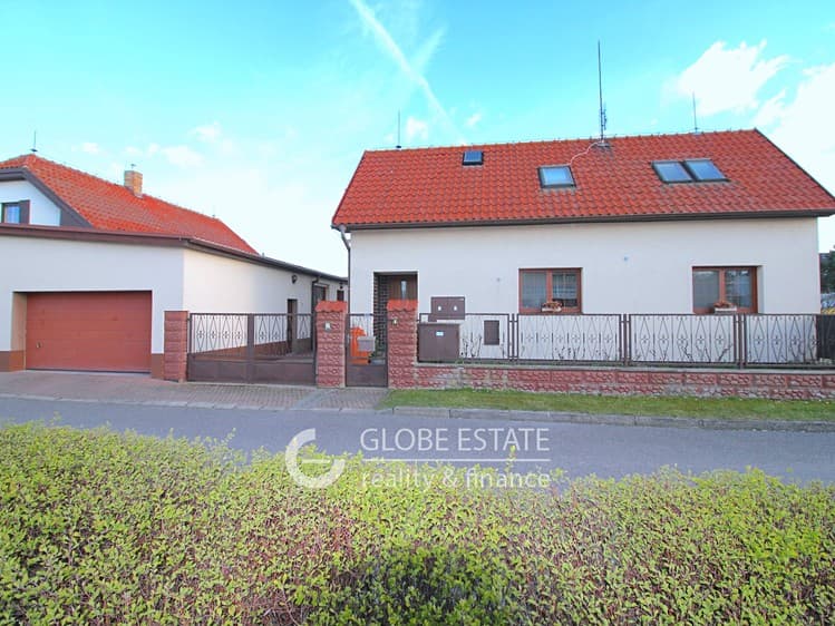 Prodej rodinného domu 329 m², pozemek 810 m²