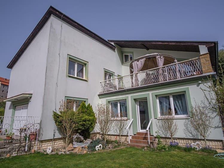 Prodej vícegeneračního domu 440 m², pozemek 913 m²