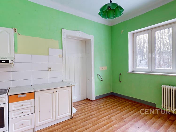 Prodej rodinného domu 185 m², pozemek 2 165 m²