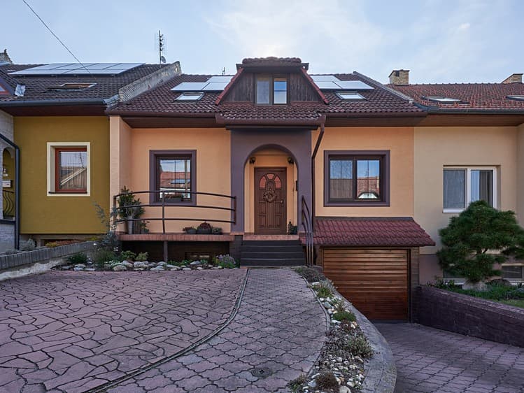 Prodej rodinného domu 260 m², pozemek 300 m²