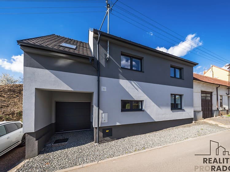 Prodej rodinného domu 180 m², pozemek 393 m²
