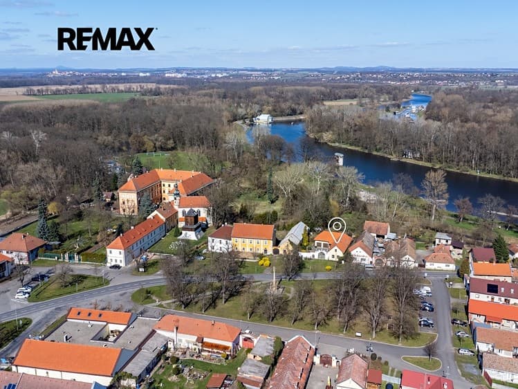 Prodej rodinného domu 299 m², pozemek 1 485 m²