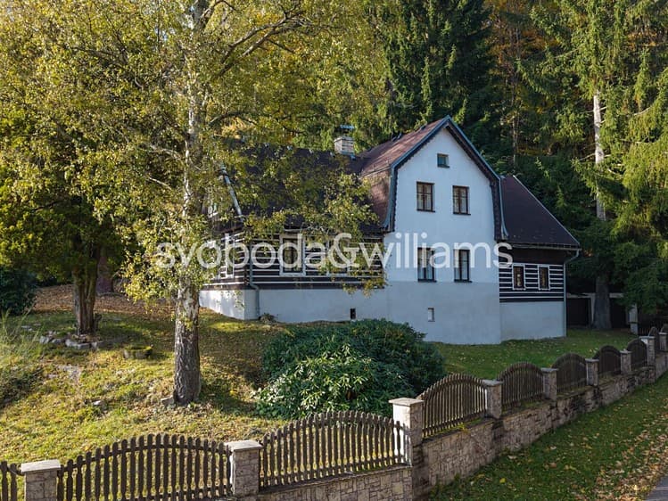 Prodej rodinného domu 238 m², pozemek 6 337 m²