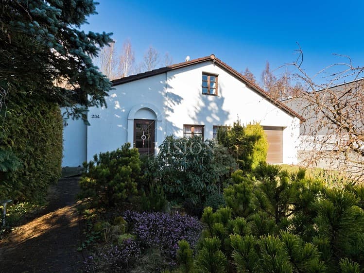 Prodej rodinného domu 198 m², pozemek 792 m²