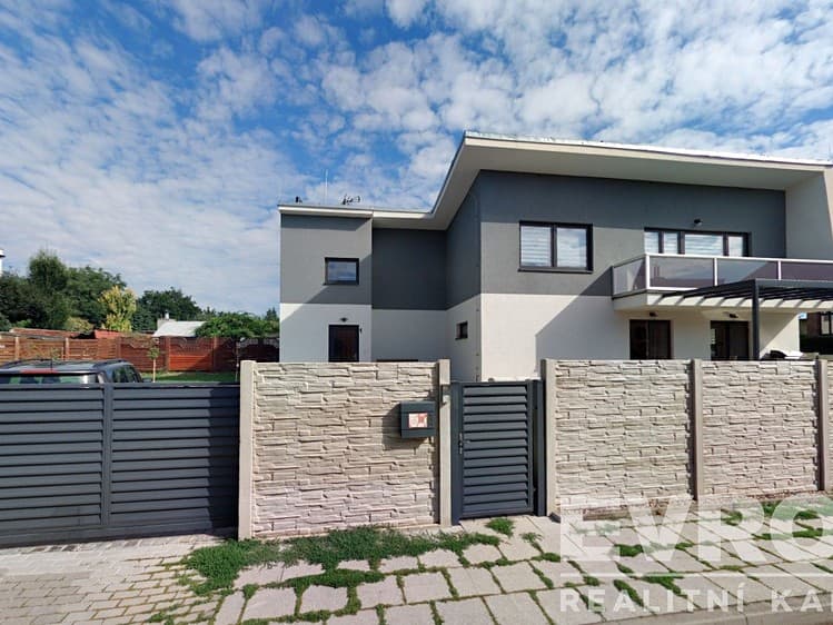 Prodej vícegeneračního domu 195 m², pozemek 662 m²