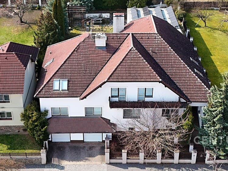 Prodej vícegeneračního domu 830 m², pozemek 1 011 m²