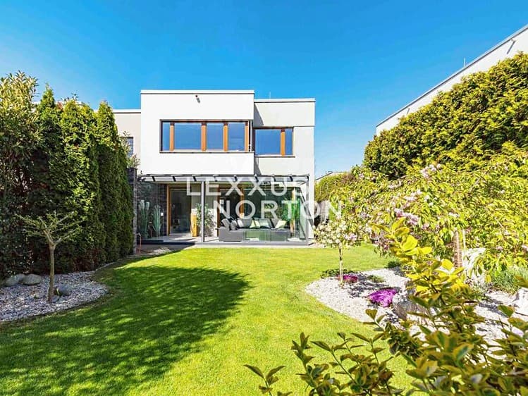 Pronájem rodinného domu 246 m², pozemek 500 m²