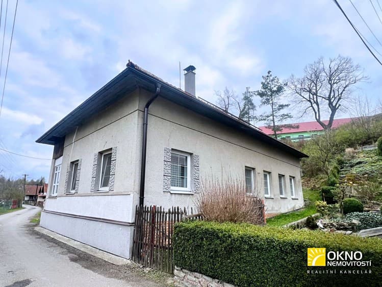 Pronájem rodinného domu 120 m², pozemek 1 352 m²