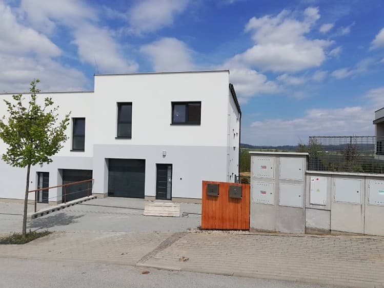Pronájem rodinného domu 150 m², pozemek 670 m²