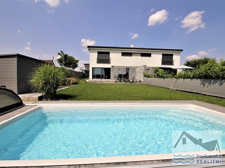 Pronájem vily 180 m², pozemek 520 m²
