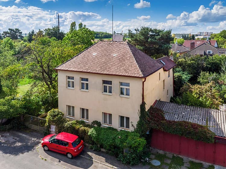 Pronájem rodinného domu 280 m², pozemek 1 278 m²