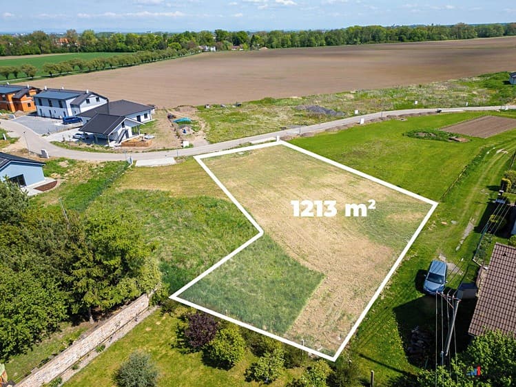Prodej stavebního pozemku 1 213 m²
