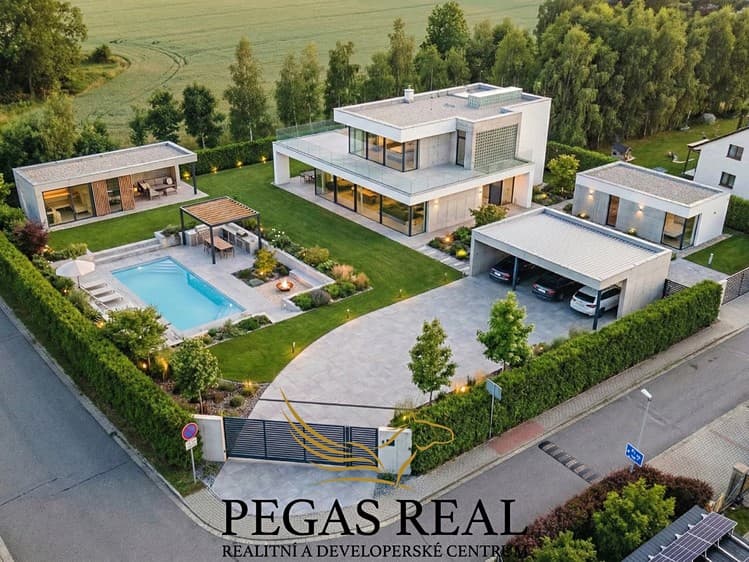Prodej stavebního pozemku 2 689 m²