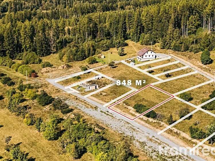 Prodej stavebního pozemku 848 m²