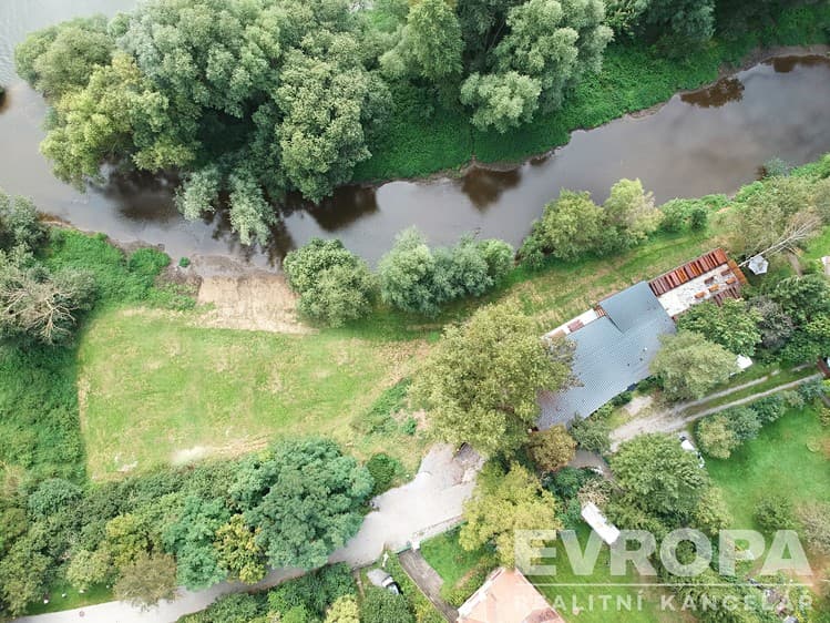Prodej stavebního pozemku 2 061 m²