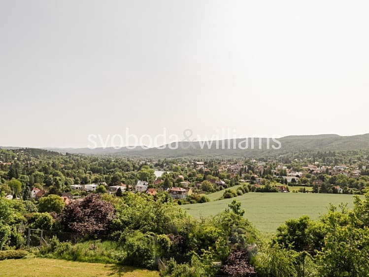 Prodej stavebního pozemku 1 781 m²