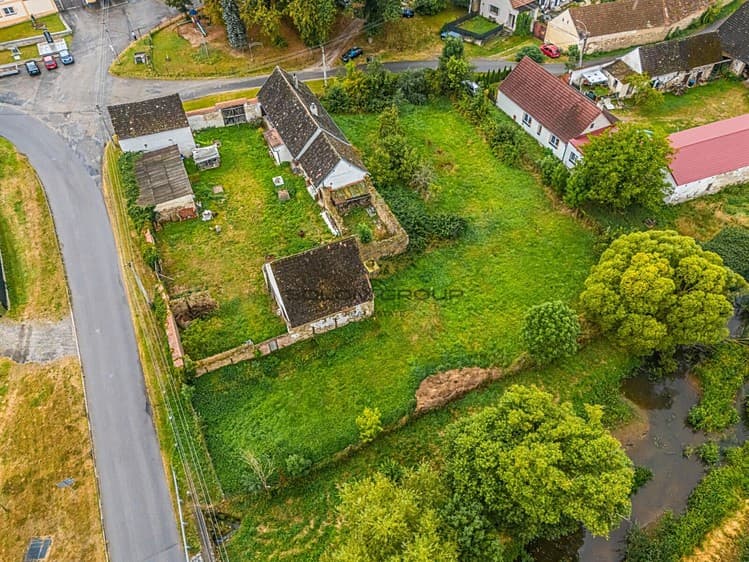 Prodej stavebního pozemku 1 745 m²