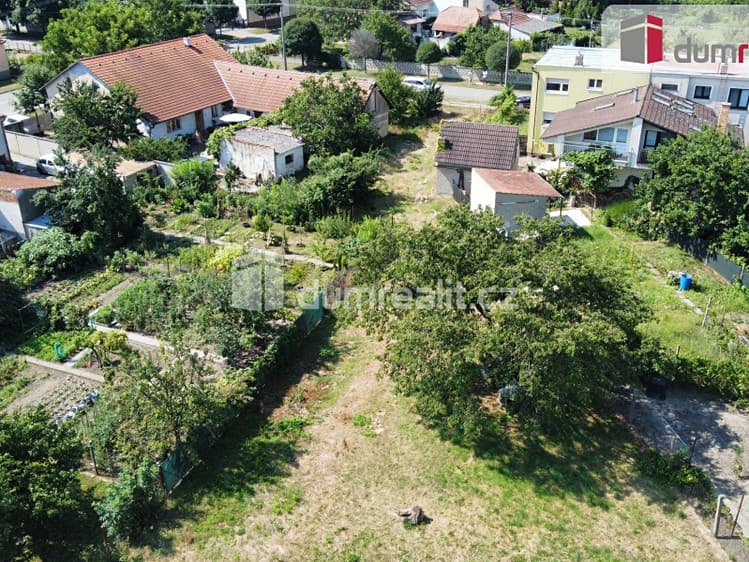 Prodej stavebního pozemku 2 401 m²