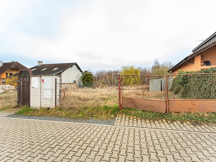 Pronájem komerčního pozemku 585 m²
