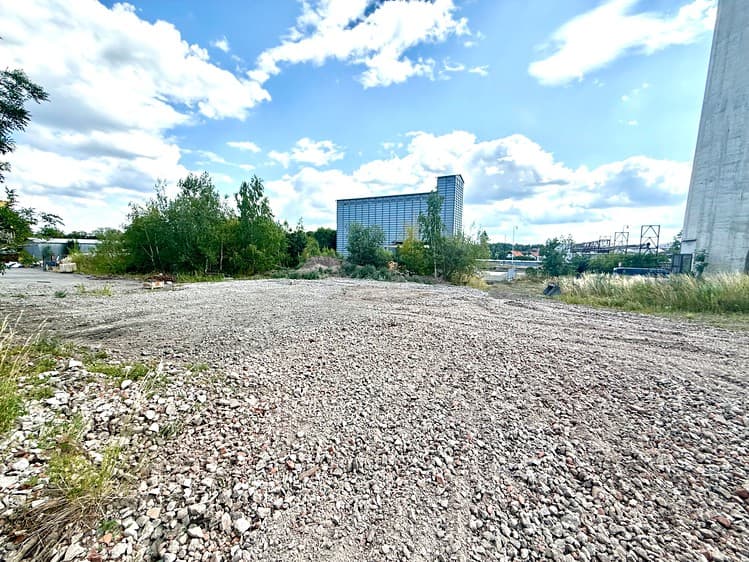 Pronájem komerčního pozemku 5 206 m²