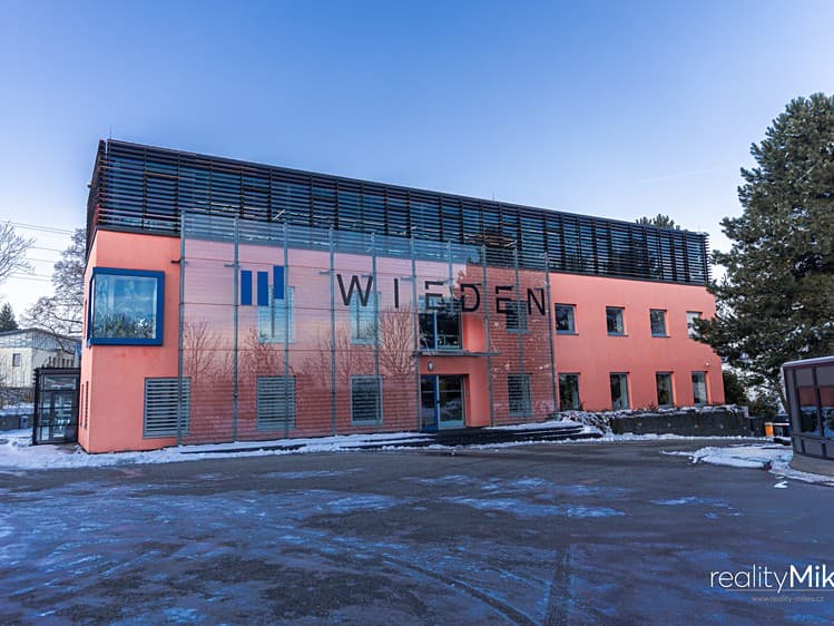 Prodej výrobní haly, prostoru 3 613 m²