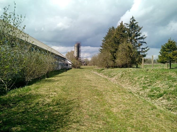 Prodej výrobní haly, prostoru 4 000 m²