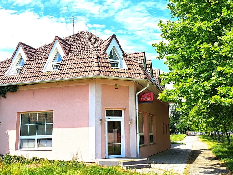 Prodej komerční nemovitosti 400 m²