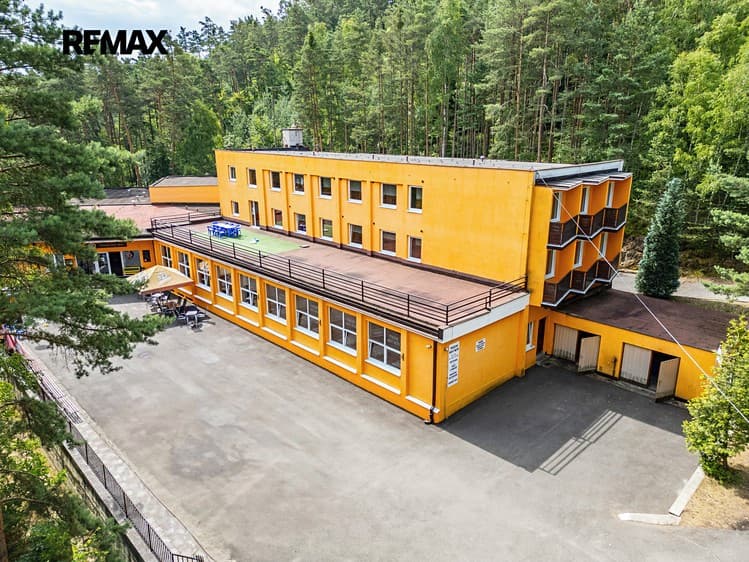Prodej ubytovacího zařízení 1 700 m²