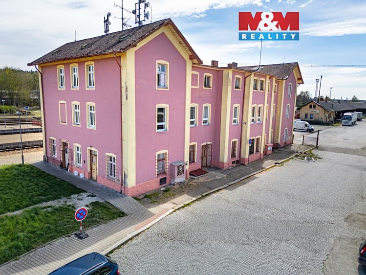 Prodej činžovního domu 1 121 m²