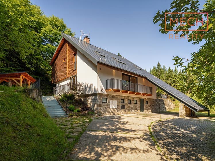 Prodej ubytovacího zařízení 143 m²