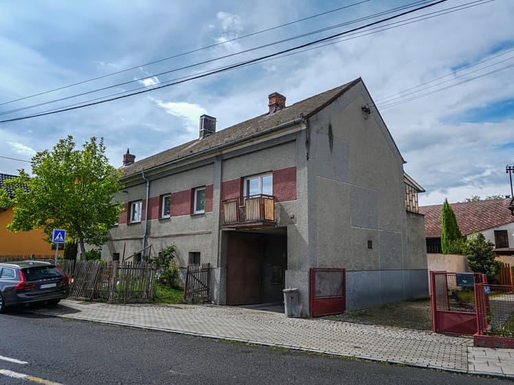 Prodej komerční nemovitosti 2 522 m²