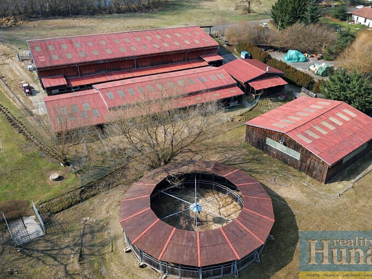 Prodej výrobní haly, prostoru 2 149 m²